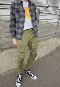 Pegador Kapsáče - olive