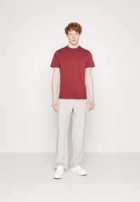 Lyle & Scott Basic póló - postcard pink