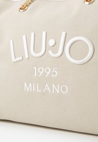 LIU JO ECS - Pirkinių krepšys - cream