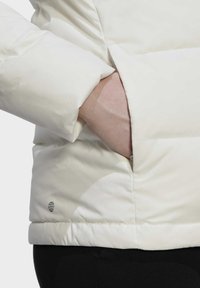 adidas Sportswear HELIONIC biały