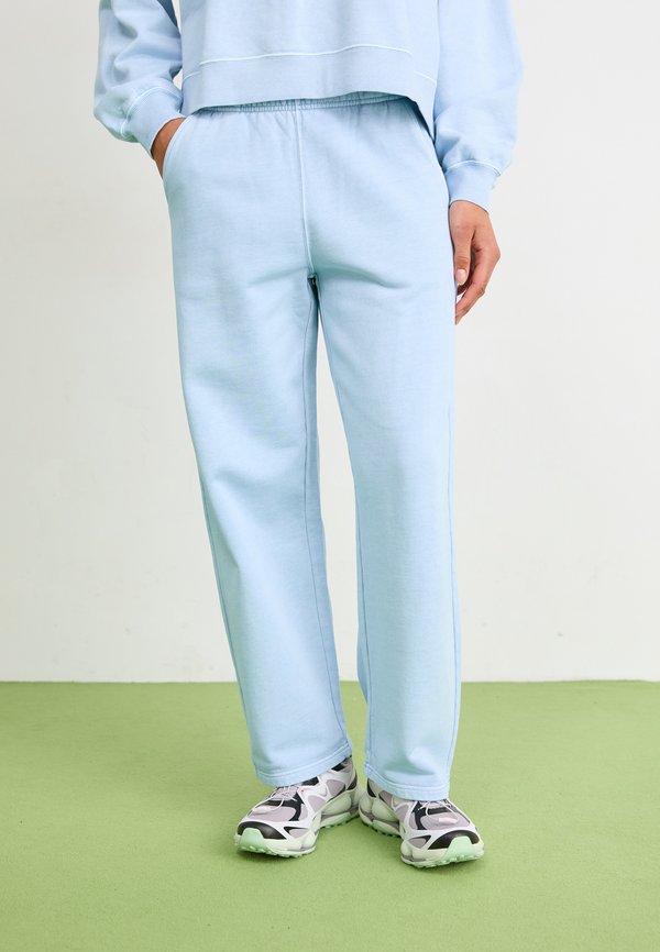 BENTON PANT - Tracksuit bottoms - air sky garment dyed