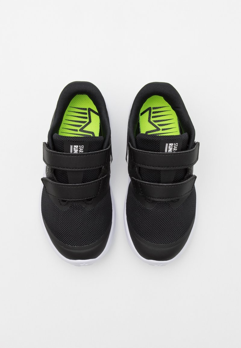 Kinder Sportbekleidung | Nike Performance STAR RUNNER 2 UNISEX Laufschuh Neutral black/white/volt/schwarz - OO18304 Kinder Sportbekleidung | Nike Performance STAR RUNNER 2 UNISEX Laufschuh Neutral black/white/volt/schwarz - OO18304