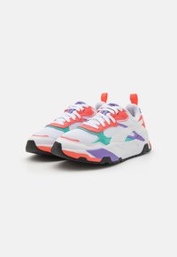 Puma TRINITY JR UNISEX - Tenisice - white/peach frost/lavender alert/aquatic