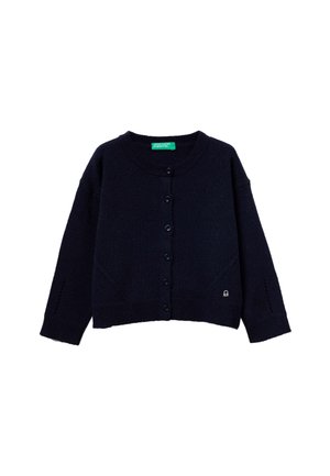 Cárdigan de punto en color navy con cuello redondo, cierre de botones, puños y dobladillo acanalados. Presenta patrones de punto diagonales y un logo bordado.