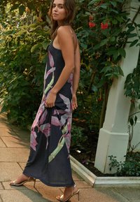 Next KEW COLLECTION STRAPPY SLIP - REGULAR FIT - Maxi šaty - navy and pink floral
