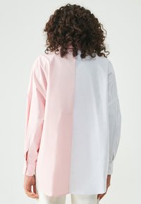ST MRLO REQUISITE - Camicia - pink white