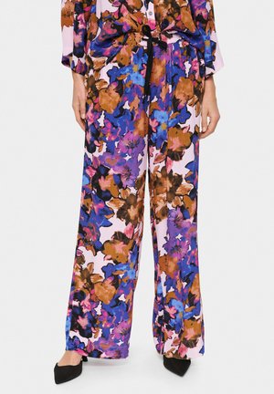 Pantalones de pierna ancha con estampado floral, hechos de una tela suave. Presentan un patrón multicolor en púrpura, marrón y rosa, con una cintura elástica ajustable por cordón.