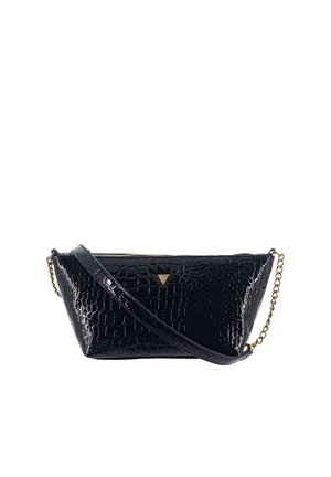 Borsa a mano in pelle nera lucida effetto coccodrillo, con cerniera dorata, tracolla a catena dorata e logo dorato triangolare al centro davanti.