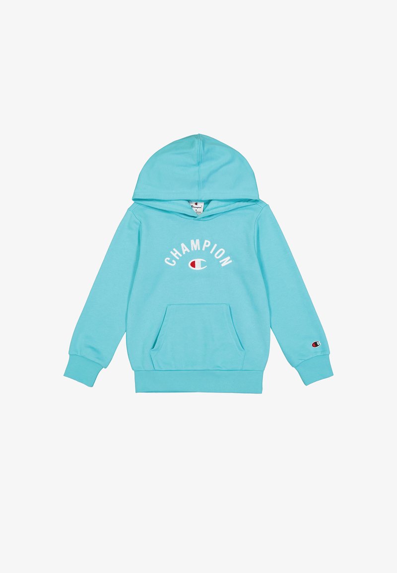 Sudadera azul claro de tejido suave con un bolsillo frontal, capucha ajustable y el logo de "Champion" en blanco y rojo en el pecho.