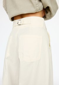 Thumbnail Image 4