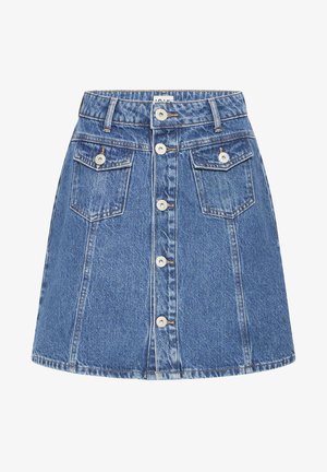 Jupe trapèze en denim bleu avec boutons sur le devant et deux poches à rabat boutonnées près de la ceinture.