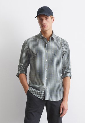 KENT COLLAR ONE RECTANGULAR CHEST POCKET ROUND HEM - Shirt - blue
