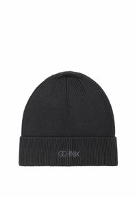 Czarna dziana czapka beanie o prążkowanej fakturze, z podwiniętym mankietem i subtelnym haftowanym logo z przodu.