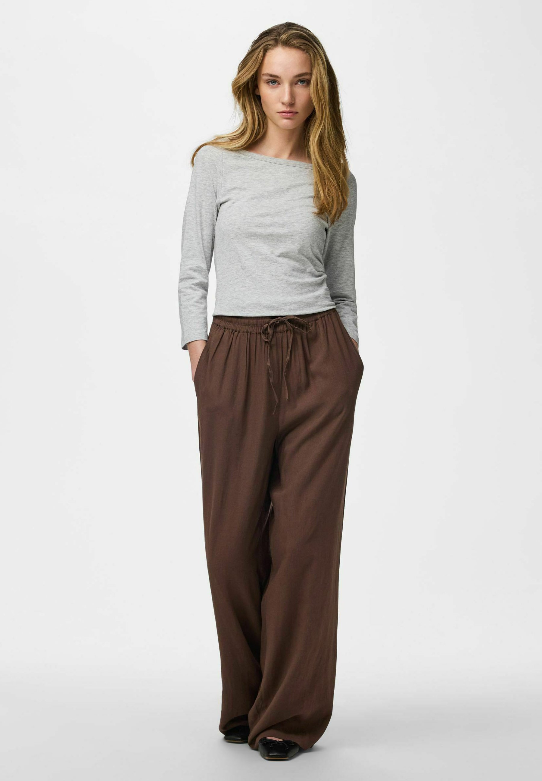 Pieces Wide-leg PCPIA LINEN BLEND - Trousers - coffee quartz/dark
