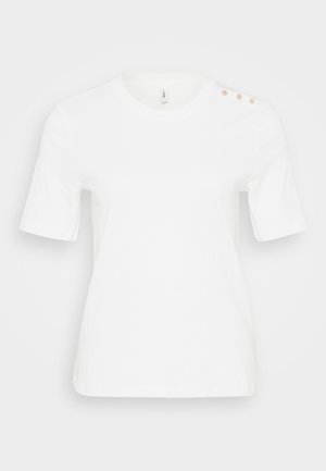 Witte korte mouwen t-shirt van katoen, met een ronde hals en drie decoratieve knopen op de linkerschouder. Soepele textuur.