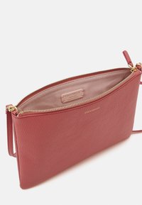 Coccinelle BEST CROSSBODY - Borsa a tracolla - bordeaux