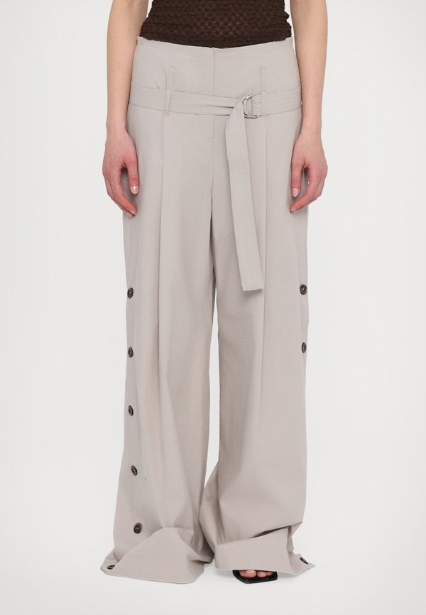 SGOMBRO - Trousers - grigio