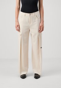 Karl Lagerfeld Jeans PLEATED CARGO - Cargobyxor - whitecap gray
