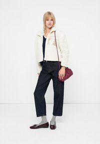 ONLY ONLTRACY SHORT JACKET - Overgangsjakke - cloud dancer/light gold-coloured