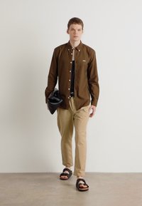 BOSS ROAN - Overhemd - brown