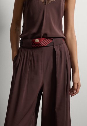 Stefanel, HIGH-WAISTED FLARED TROUSERS. - Stoffhose - dark brown
