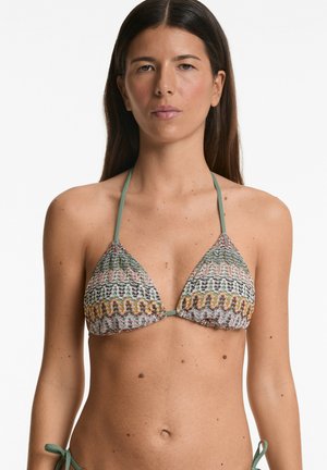 Top bikini con un design triangolare realizzato in tessuto intrecciato multicolore con motivo a zigzag; spalline verdi regolabili.