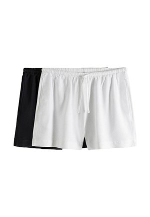 To par bomuldsshorts, et par hvide med snøre foran og et par sorte, begge med elastik i taljen og sidelommer.