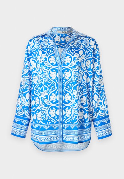 Bluza z modro-belimi vzorci z mandarin ovratnikom, dolgimi rokavi in razporkom na robu. Vsebuje vsebinske cvetlične in geometrijske vzorce.