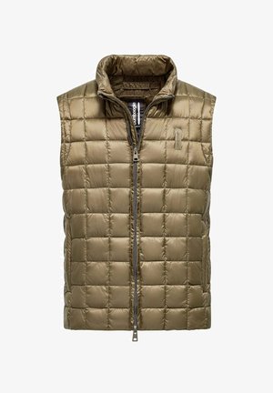 Gilet imbottito verde oliva con colletto alto, zip frontale e un tessuto leggero e lucido. Presenta motivi quadrati e tasche laterali.