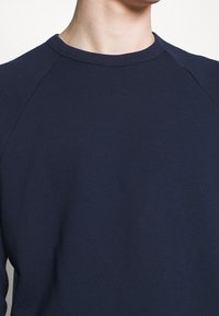 NN.07 Sweater - blue