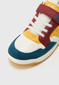 Kickers KICKARTING UNISEX - Tenisice - blanc/bordeaux/bleu