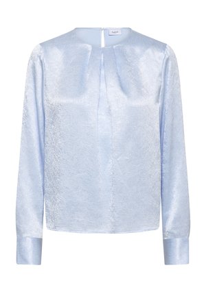 Blusa azzurro chiaro a maniche lunghe con un sottile lucido texturizzato, scollatura rotonda, dettagli della piega frontale e polsini aderenti.