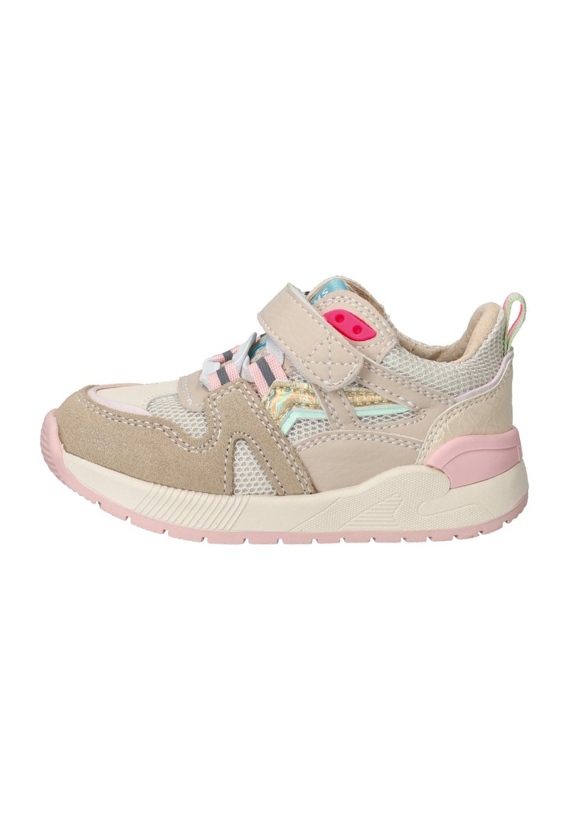 Sneakers met een beige en pastel kleurenschema, uitgerust met mesh en suède materialen, een klittenbandsluiting en een gestructureerde roze buitenzool.