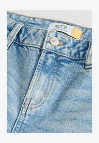 Selezionato, mid blue