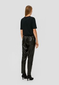 s.Oliver BLACK LABEL T-Shirt print - schwarz