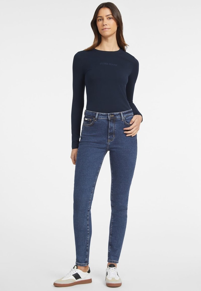 Guess Jeans VESTIBILITÀ SLIM A MANICA LUNGA RICAMATA Long