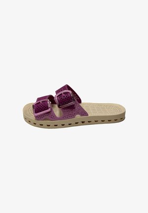Infradito viola perforate con due fibbie regolabili, suola beige testurizzata e design leggero adatto per un utilizzo casual.