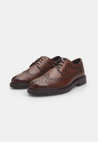 Bata Stringate - braun