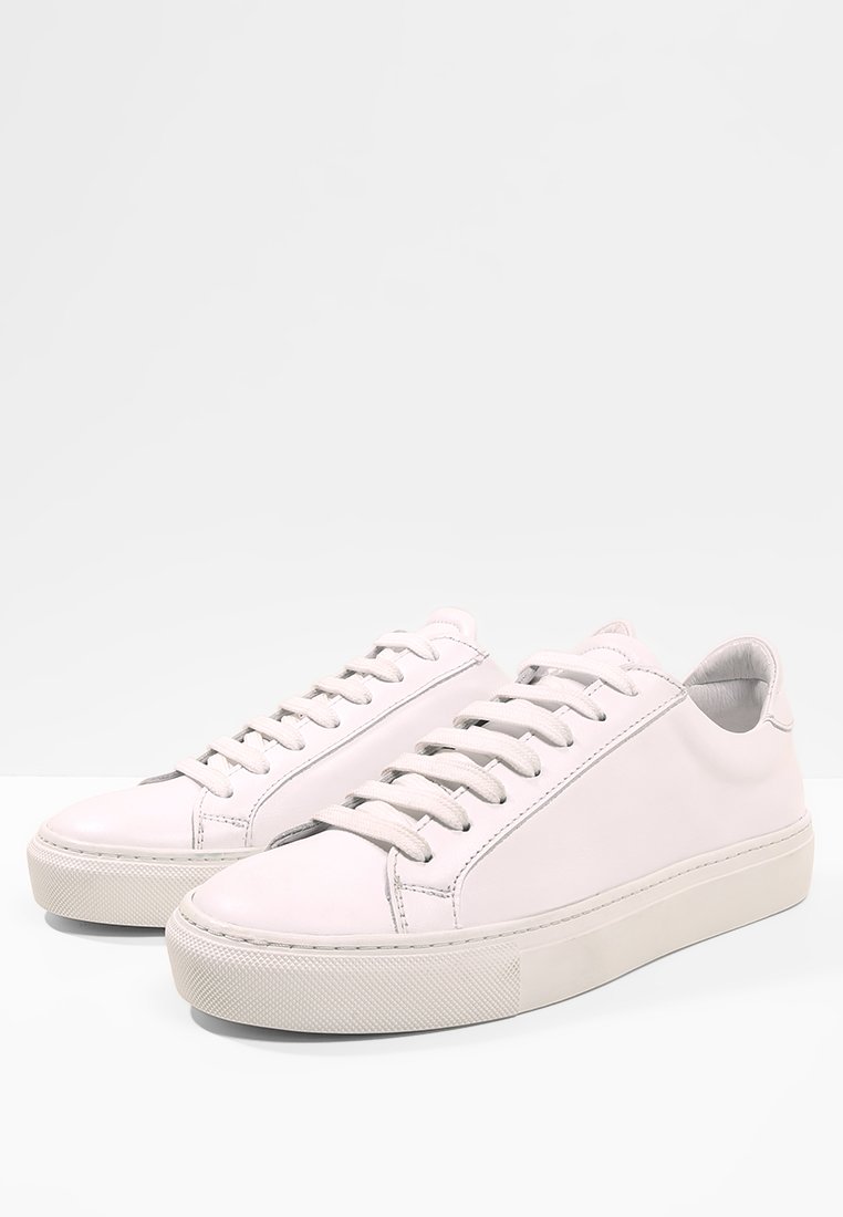 GARMENT PROJECT TYPE Joggesko white Zalando.no GARMENT PROJECT Joggesko plasterwhite Zalando.no