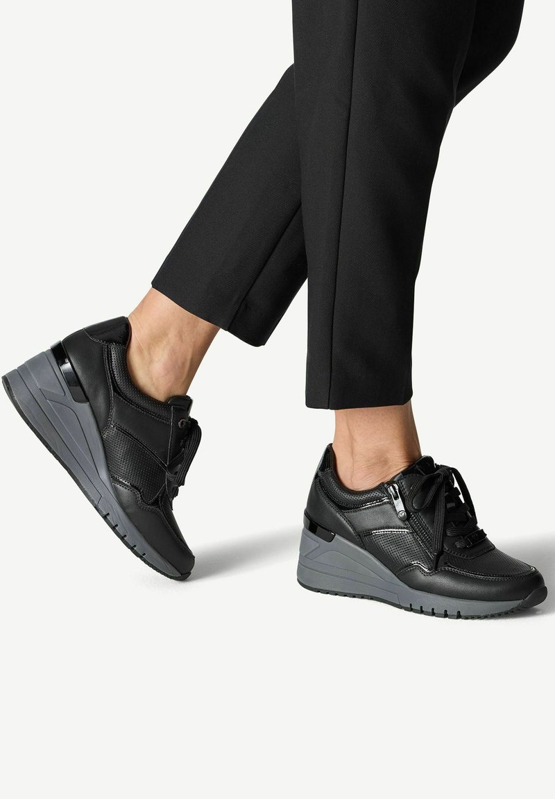 Marco Tozzi Tenisice - black