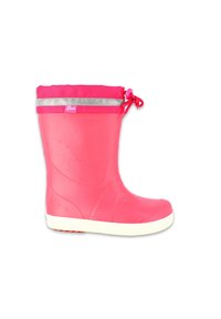 Botte de pluie en caoutchouc rose avec une finition texturée, bande réfléchissante argentée, haut ajustable, semelle blanche et design à bout arrondi.