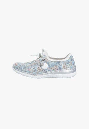 Baskets légères avec un motif de lacets multicolores, des accents argentés, une tige texturée et une semelle blanche flexible. Dotées de lacets élastiques.