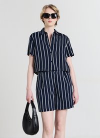 Calliope BERMUDA RIGHE RILIEVO  - Shorts - var blu