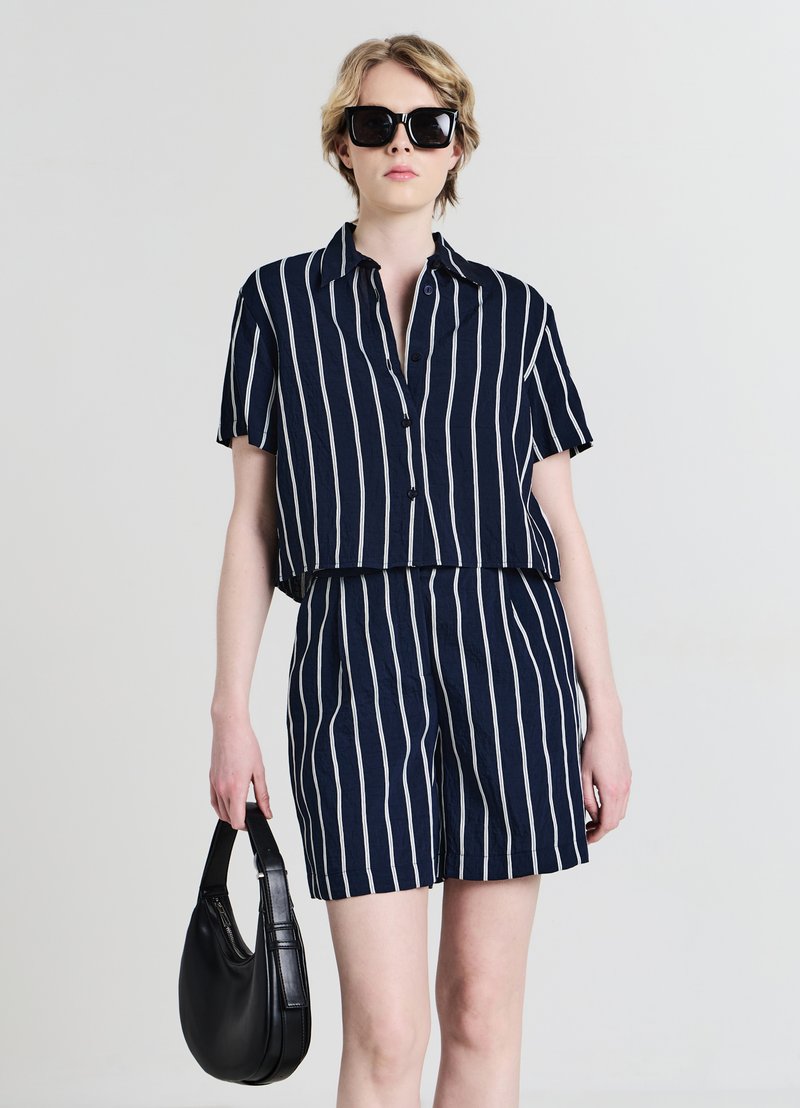 Calliope BERMUDA RIGHE RILIEVO  - Shorts - var blu