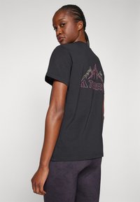 Adidas Terrex MOUNTAIN TEE - Triko s potiskem - black
