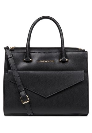 Sac à main synthétique noir au design structuré, doté de deux poignées supérieures, d'une bandoulière réglable et d'une poche avant avec un rabat angulaire.