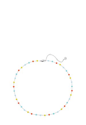 Silberne Halskette mit kleinen Perlen in Blau, Gelb und Orange, gleichmäßig entlang der Länge verteilt, und einem blumenförmigen Verlängerungsverschluss.