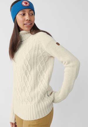 ÖVIK CABLE KNIT ROLLER NECK W - Svetrík - chalk white