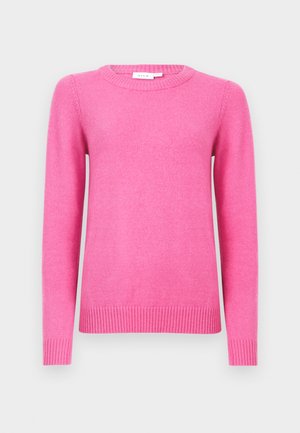 Damski sweter z długim rękawem w jasnoróżowym kolorze, z okrągłym dekoltem oraz prążkowanymi mankietami i dolnym brzegiem, prezentowany na jednolitym tle.