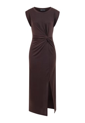 Dunkelbraunes ärmelloses Midikleid mit rundem Ausschnitt, gerafftem Twist-Detail an der Taille und einem Schlitz vorne auf der linken Seite.